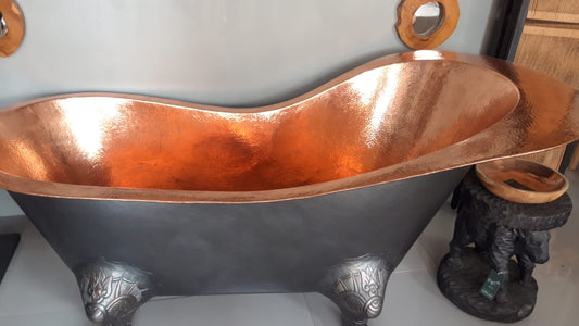 COPPER BATHTUB