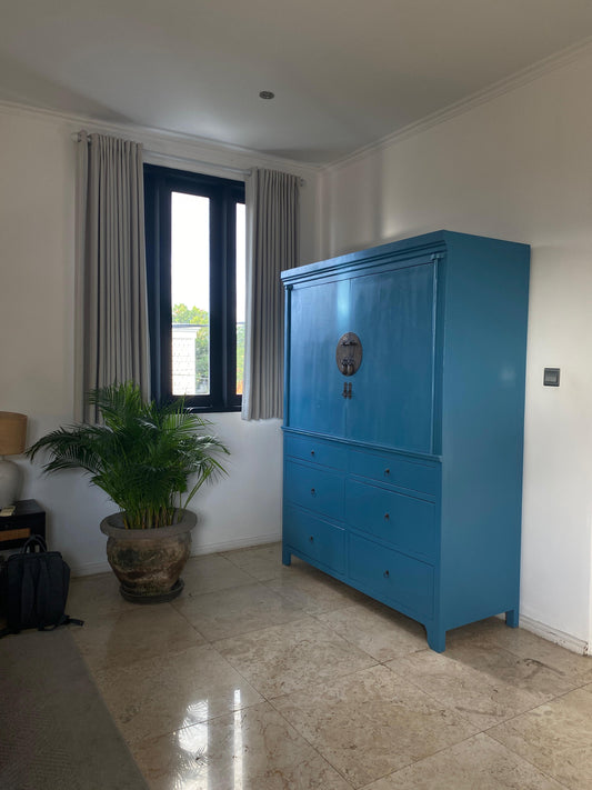 SOLVENIA WADROBE